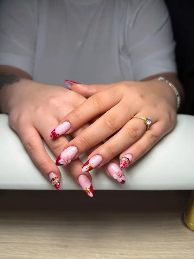 Semi-permanent rose réalisé à Marguerittes par AST-nails
